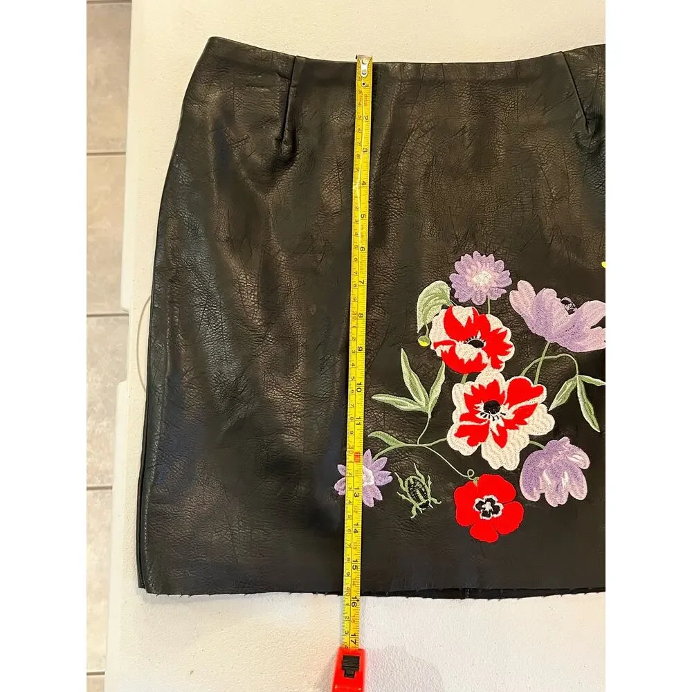 H&M Size US 6 Black Faux Leather Floral Embroidered Mini Raw Hem Biker Skirt - Picture 5 of 6